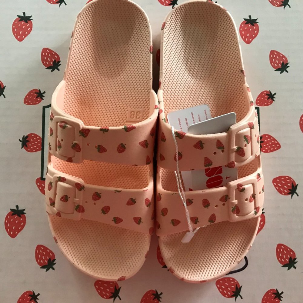 Tuti Baby Slides from Freedom Moses
